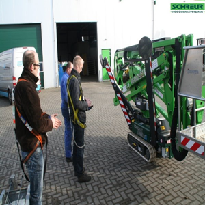 Training en opleiding hoogwerker, heftruck en verreiker.